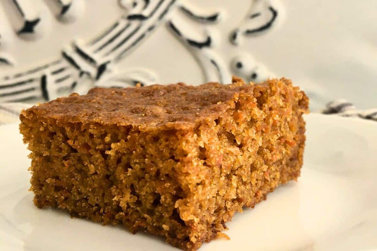 Easy Carrot Cake Recipe