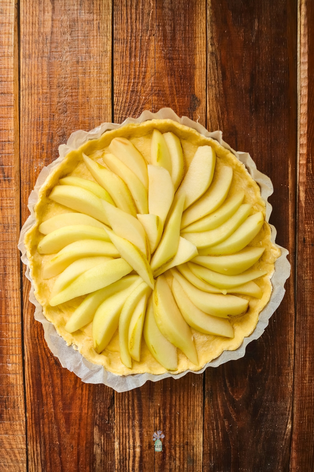 pear slices arranged in crust