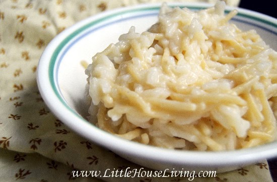 Cooked rice a roni in a bowl